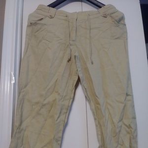 Merona Size 8 Three Quater Knee Length Shorts